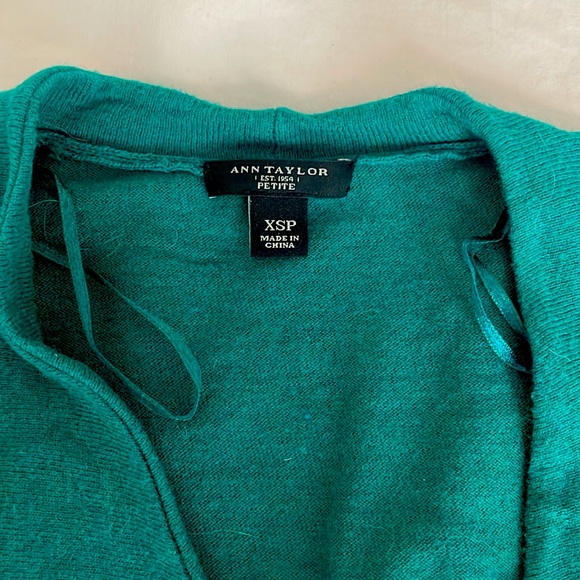 3/4 sleeve emerald green wrap sweater - Picture 2 of 4